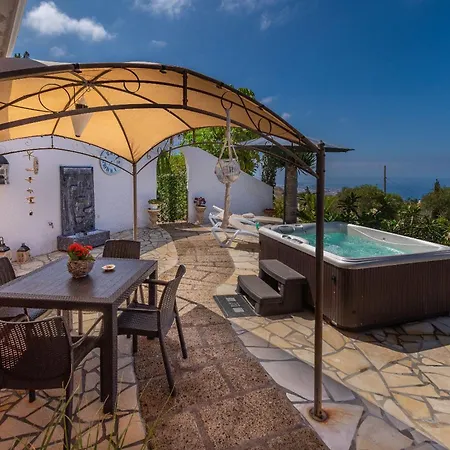Hibisco, Jacuzzi Y Vistas Al Atlantico ヴィラ アデヘ